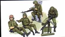 1/35 U.S. HELICOPTER CREW, VIETNAM WAR (01/25) *