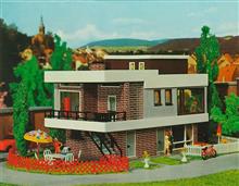 1/87 B-257 MODERN HUIS MET PLAT DAK (6/24) *