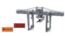 CONTAINER CRANE WITH 2 CONTAINERS