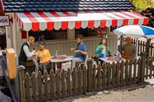 1/22,5 SITZENDE RESTAURANTGÄSTE, MODERN